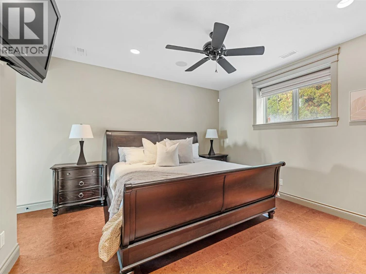 660 Almandine Court, Kelowna, BC, V1W 4Z5 - 47