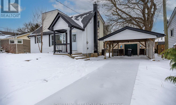 1223 Sunningdale Road E