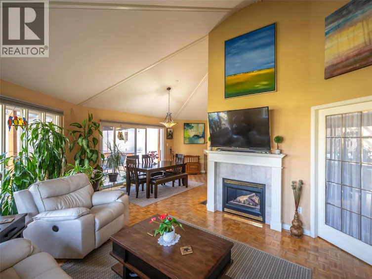 4744 Lakeside Road, Penticton, BC, V2A 8W6 - 5