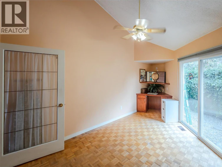 4744 Lakeside Road, Penticton, BC, V2A 8W6 - 31