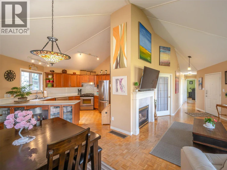 4744 Lakeside Road, Penticton, BC, V2A 8W6 - 7