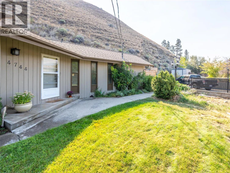 4744 Lakeside Road, Penticton, BC, V2A 8W6 - 46