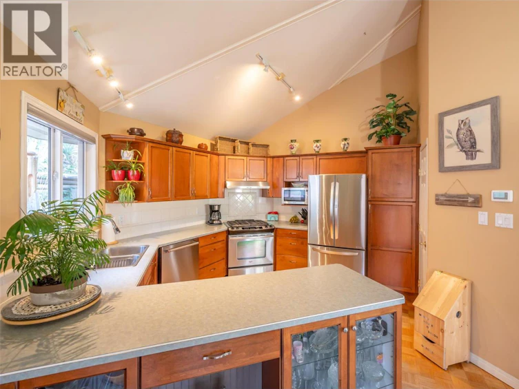 4744 Lakeside Road, Penticton, BC, V2A 8W6 - 12