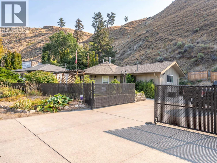 4744 Lakeside Road, Penticton, BC, V2A 8W6 - 55
