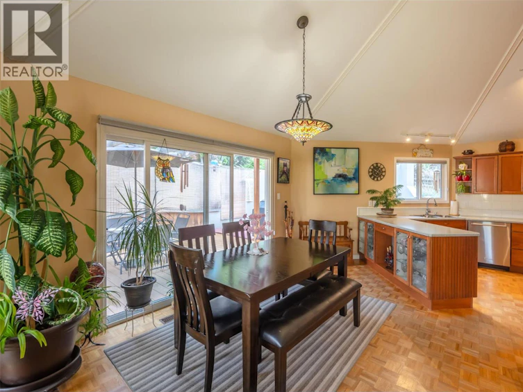 4744 Lakeside Road, Penticton, BC, V2A 8W6 - 10
