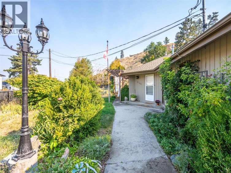 4744 Lakeside Road, Penticton, BC, V2A 8W6 - 43