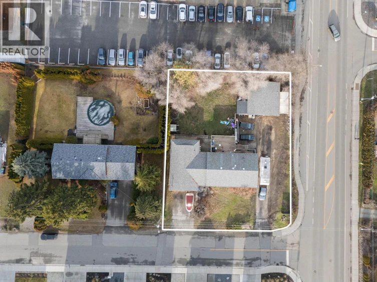 698 Balsam Road, Kelowna, BC, V1W 1B9 - 11