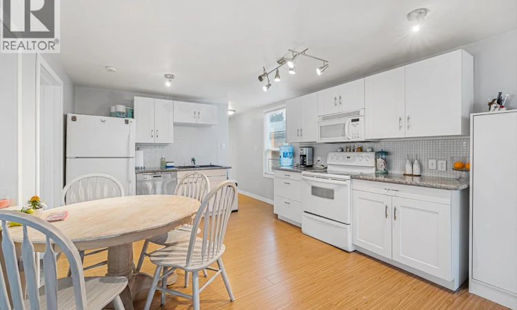 54-1881 Boucherie Road