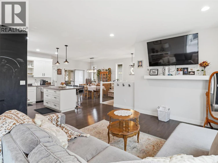 632 Enzo Road, Kamloops, BC, V2B 0E6 - 9