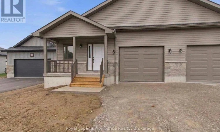 48 Mackenzie John Crescent