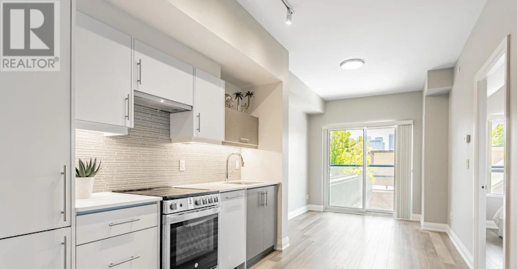 201-181 Huron Street, Toronto, ON, M5T 0C1 - 8
