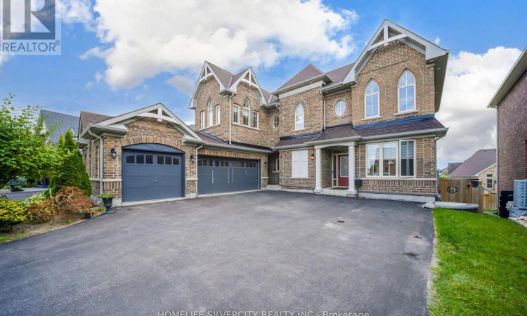 8 Mitchell Crescent