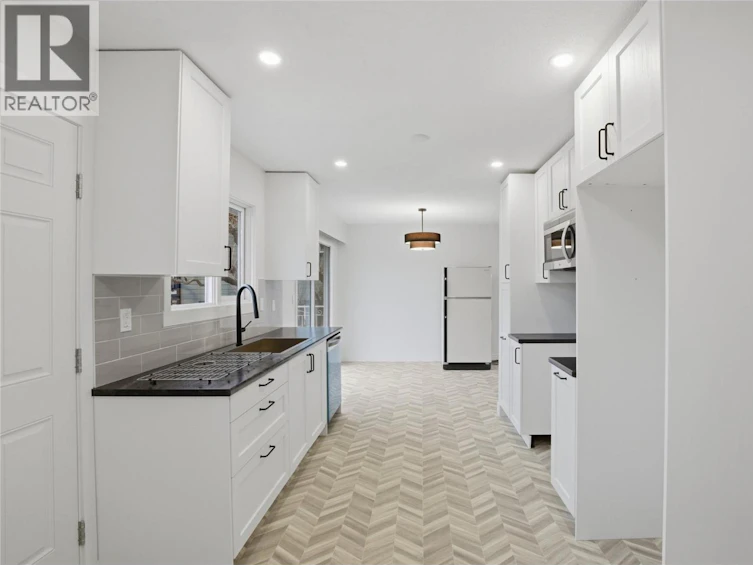 1140 Lethbridge Avenue, Kamloops, BC, V2B 1Y3 - 20