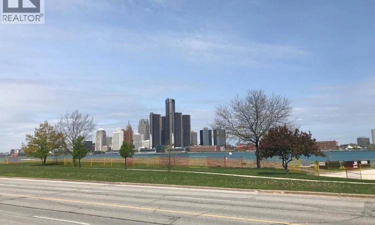 849 Riverside Drive East