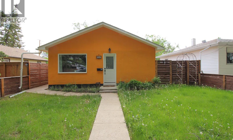 688 1st Street W