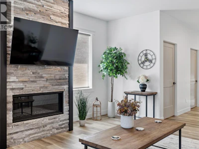 712 Lake Court - 4
