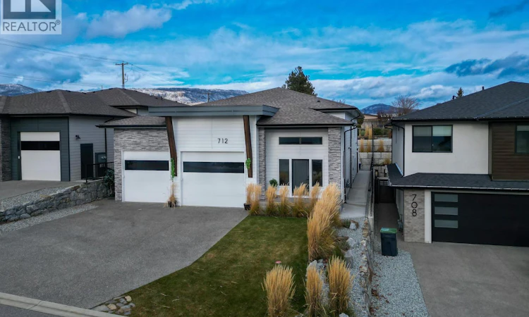 712 Lake Court