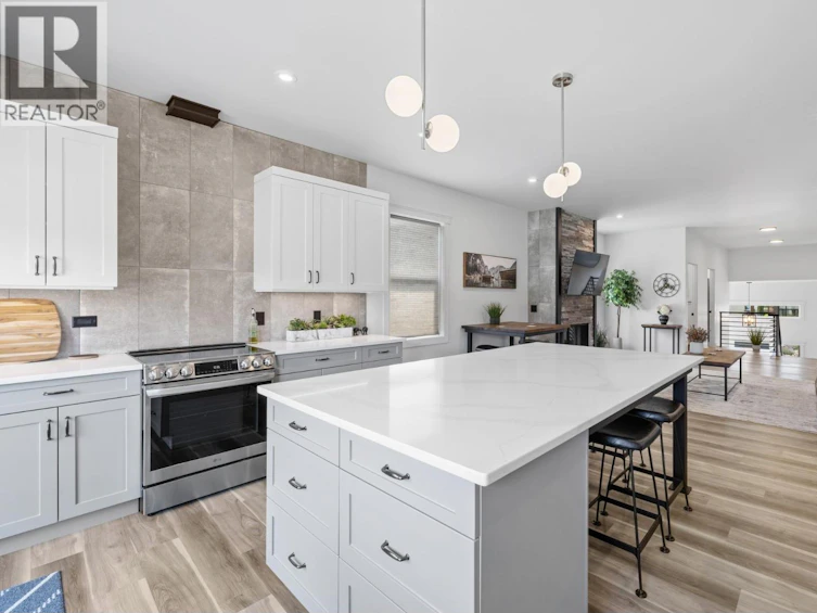 712 Lake Court, West Kelowna, BC, V1Z 0A3 - 10