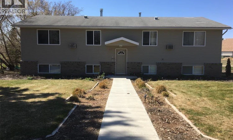 89 Horkoff Avenue
