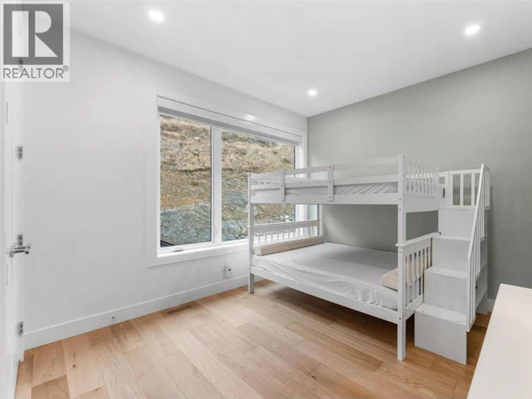 541 Clifton Court, Kelowna, BC, V1V 0B7 - 32