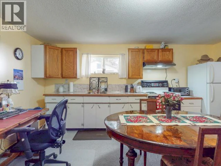 6184 Columbia Street, Powell River, BC, V8A 4T4 - 30