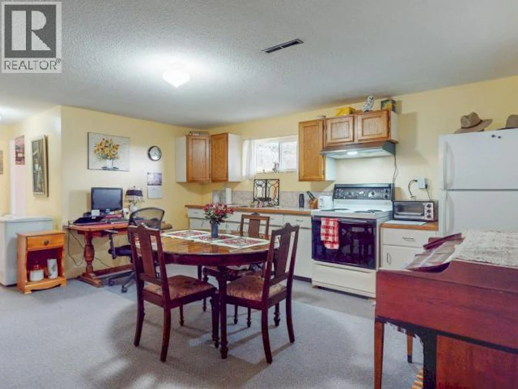 6184 Columbia Street, Powell River, BC, V8A 4T4 - 29