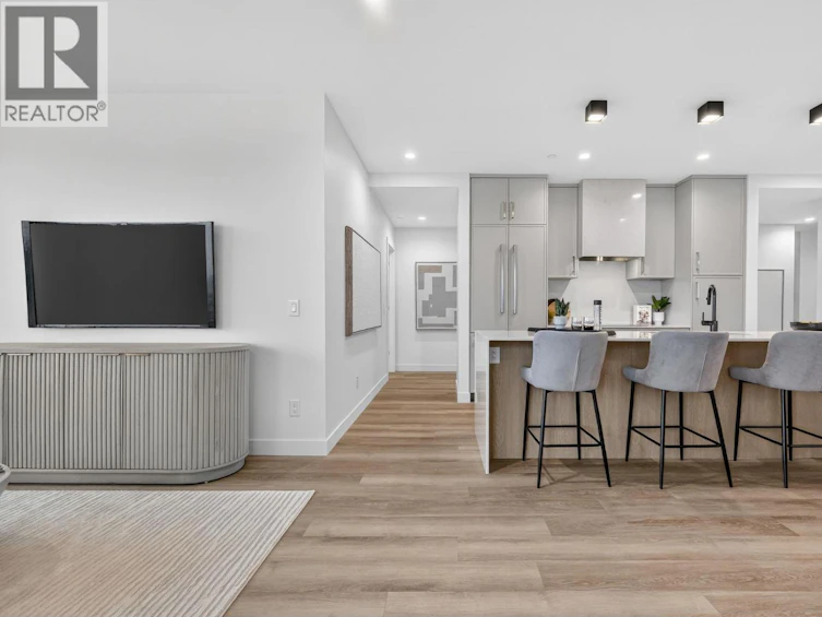 713-3340 Lakeshore Road, Kelowna, BC, V1W 3S9 - 6