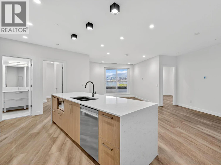 1006-3340 Lakeshore Road, Kelowna, BC, V1W 3S9 - 10