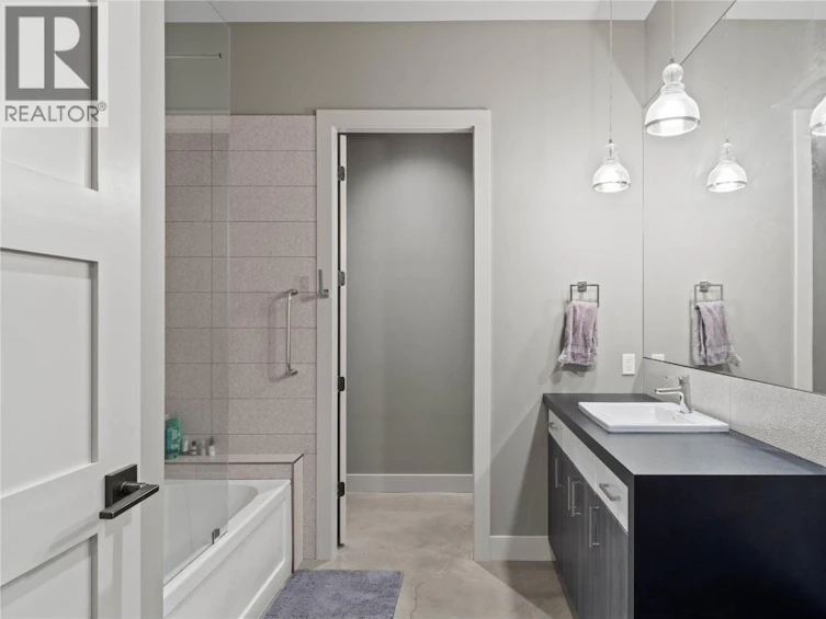 1555 Kicking Horse Way, Kamloops, BC, V2E 2T6 - 53