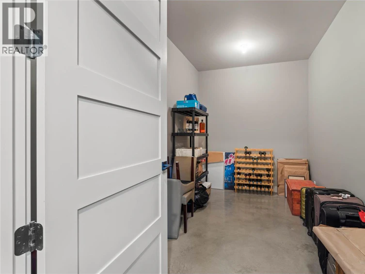 1555 Kicking Horse Way, Kamloops, BC, V2E 2T6 - 52