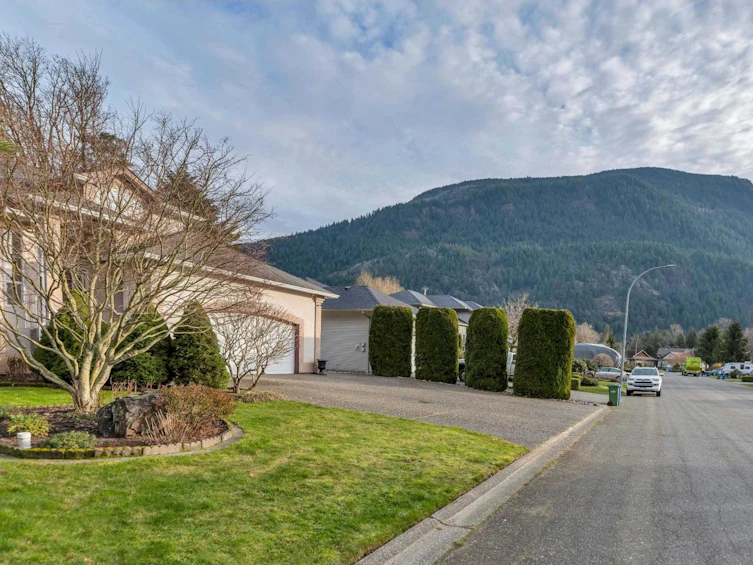 223 Balsam Avenue, Harrison Hot Springs, BC, V0M 1K0 - 3