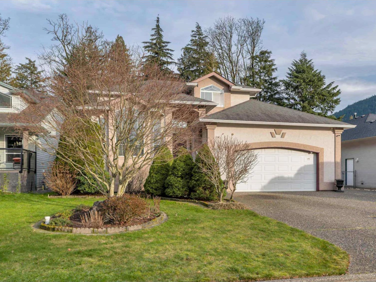 223 Balsam Avenue, Harrison Hot Springs, BC, V0M 1K0 - 2