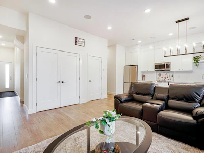 17-5960 142 Street - 4