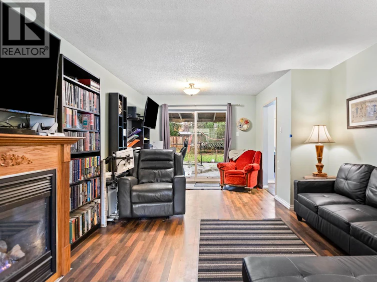 21127 Wicklund Avenue, Maple Ridge, BC, V2X 3S1 - 2
