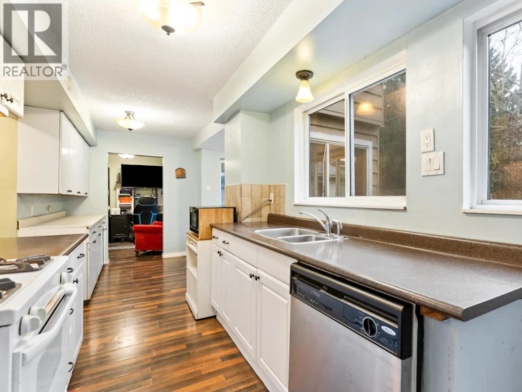21127 Wicklund Avenue, Maple Ridge, BC, V2X 3S1 - 11