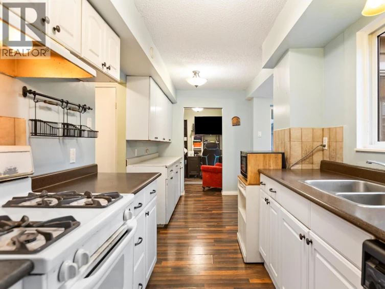 21127 Wicklund Avenue, Maple Ridge, BC, V2X 3S1 - 12