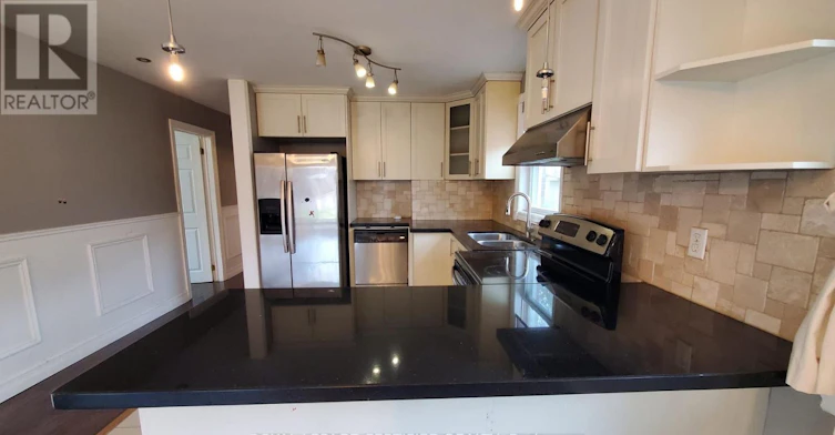 18 Maywood Park, Toronto, ON, M1K 2G8 - 2