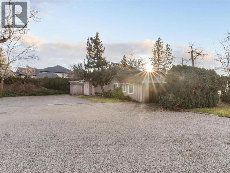 4164 Lakeshore Road, Kelowna, BC, V1W 1V9 - 32