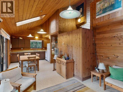 963 Spilsbury Drive - 2