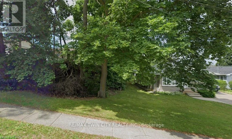 14 Weaver Street S