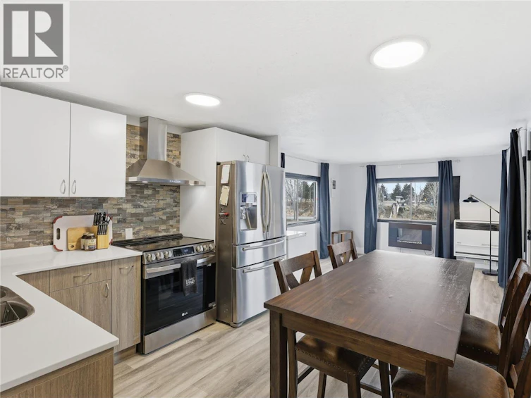 41 Van Dyke St Street, Kamloops, BC, V2B 4G2