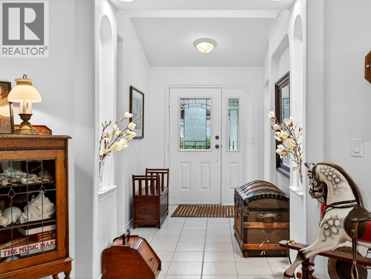 3889 Gallaghers Grange, Kelowna, BC, V1W 3Z9 - 3