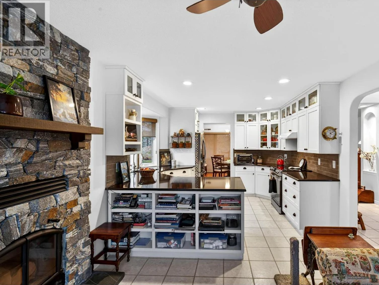 3889 Gallaghers Grange, Kelowna, BC, V1W 3Z9 - 22
