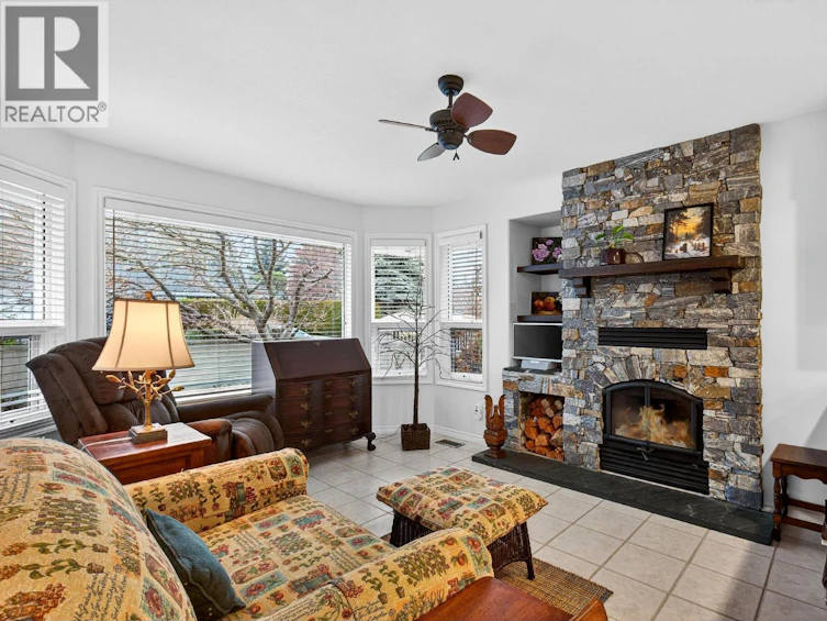 3889 Gallaghers Grange, Kelowna, BC, V1W 3Z9 - 23