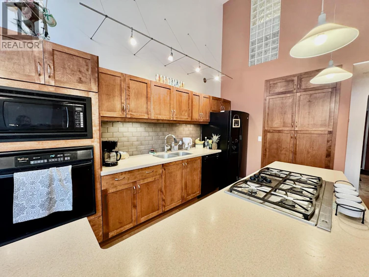 204-250 Marina Way, Penticton, BC, V2A 1H4 - 10