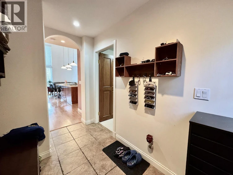 204-250 Marina Way, Penticton, BC, V2A 1H4 - 3