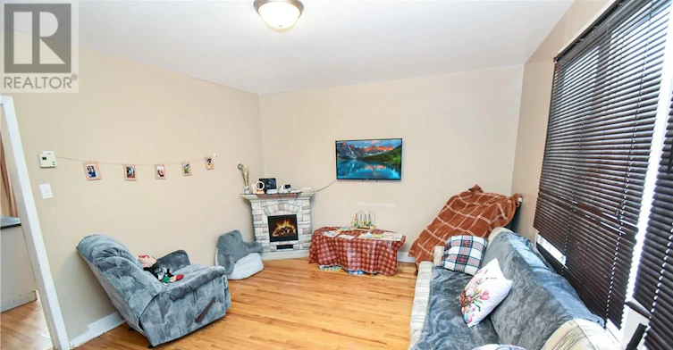 7 Sixth Avenue, Greater Sudbury, ON, P0M 2C0 - 12
