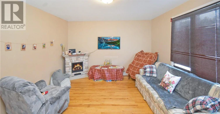 7 Sixth Avenue, Greater Sudbury, ON, P0M 2C0 - 14