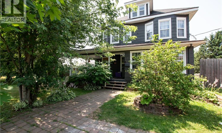 929-931 Amirault Street