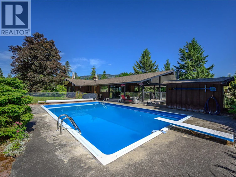 5860 Learmouth Road, Coldstream, BC, V1B 3E6 - 52